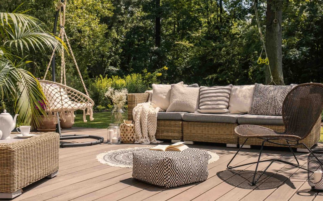 6 Tips for the Perfect Backyard Living Room